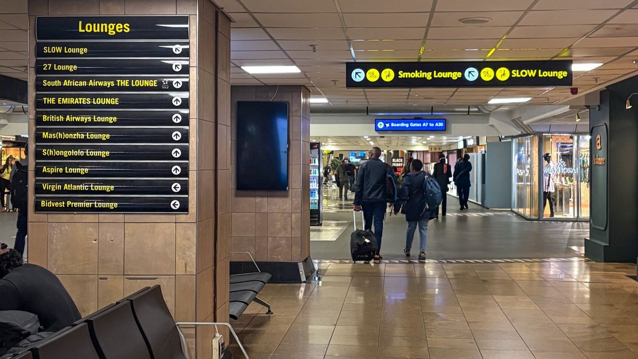Airport advertising environment